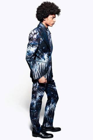 images/cast/10150473622832035=my job on fabrics a.mcqueen Fall 2012 collection