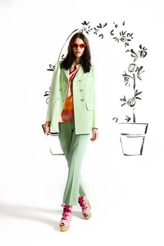 images/cast/10150853618427035=COLOUR'S COMPANY x=moschino cheap&chic Resort 2103