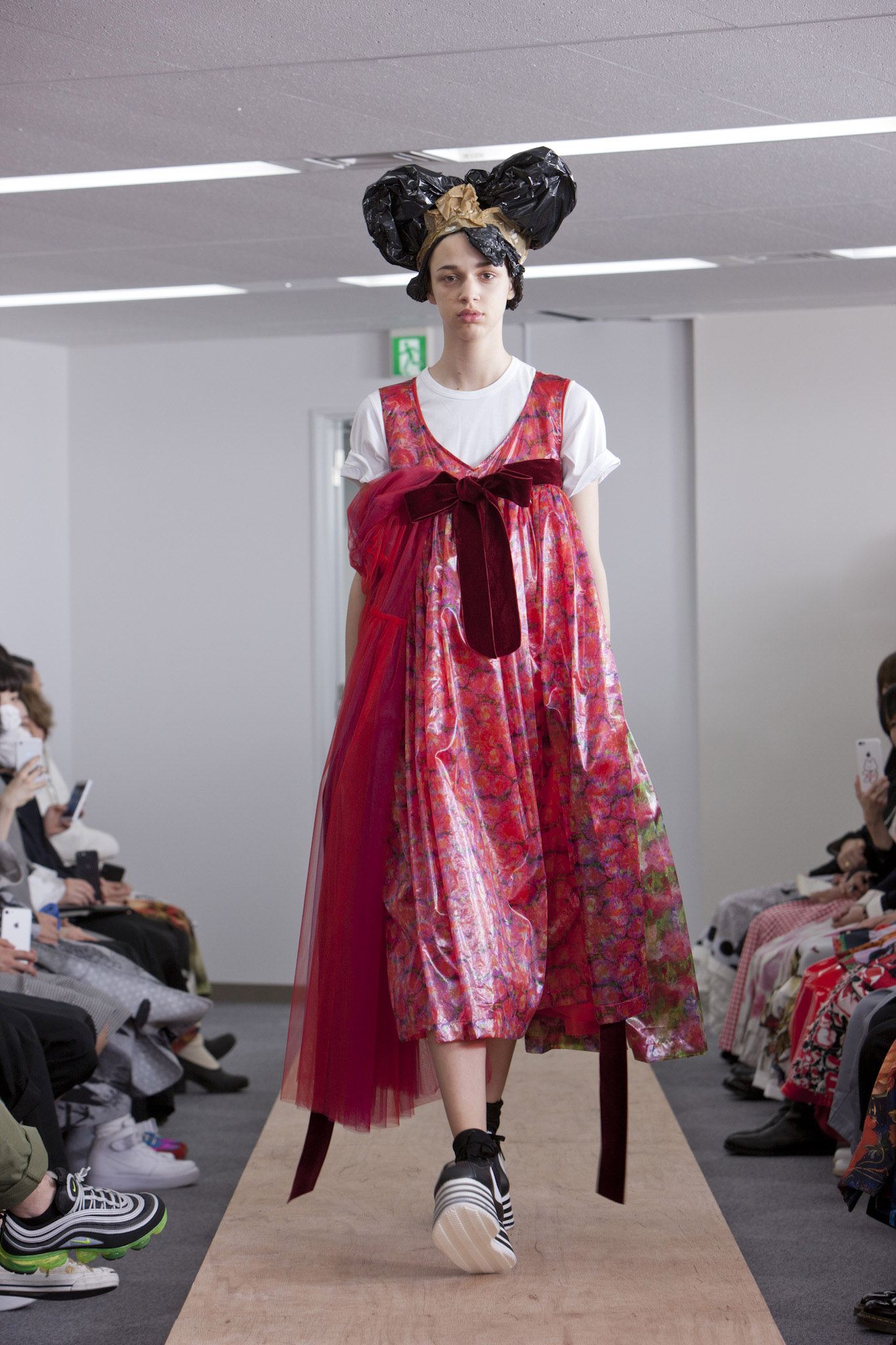 images/cast/20182000030000050=F.W. 2018-19 COLOUR'S COMPANY fabrics x=Comme des Garcons Tokyo